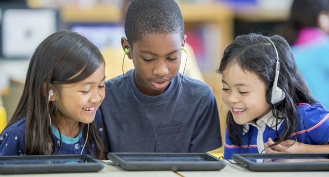 How to Use Technology to Support ELLs in Your Classroom